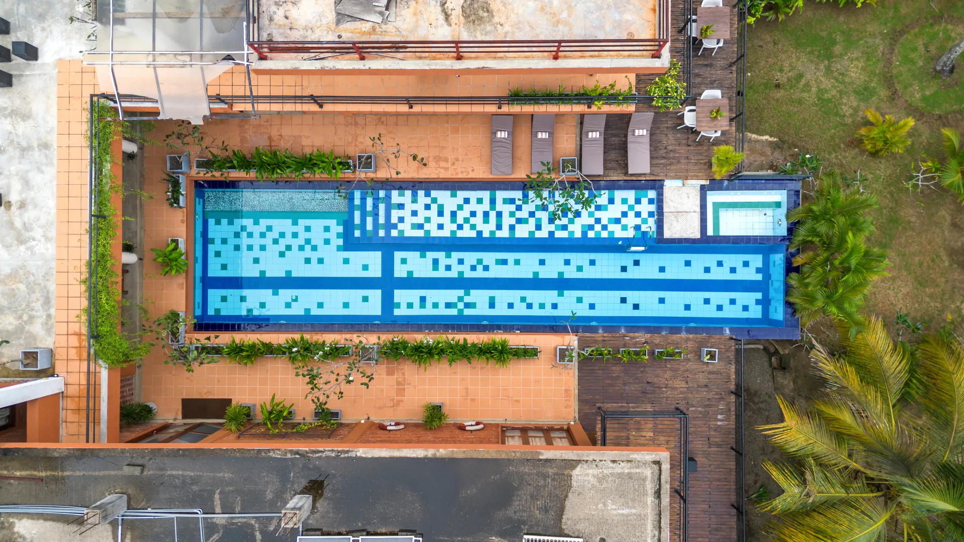 Aerial view of Ko Lake Villa private pool — perfect for group stays